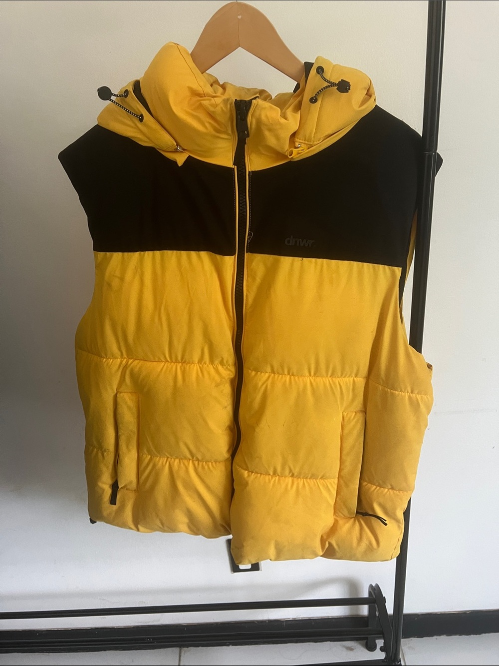 ZARA Yellow & Black Puffer Vest with Hood – Size XL